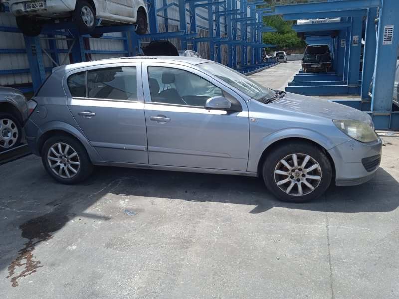 opel astra h berlina del año 2006