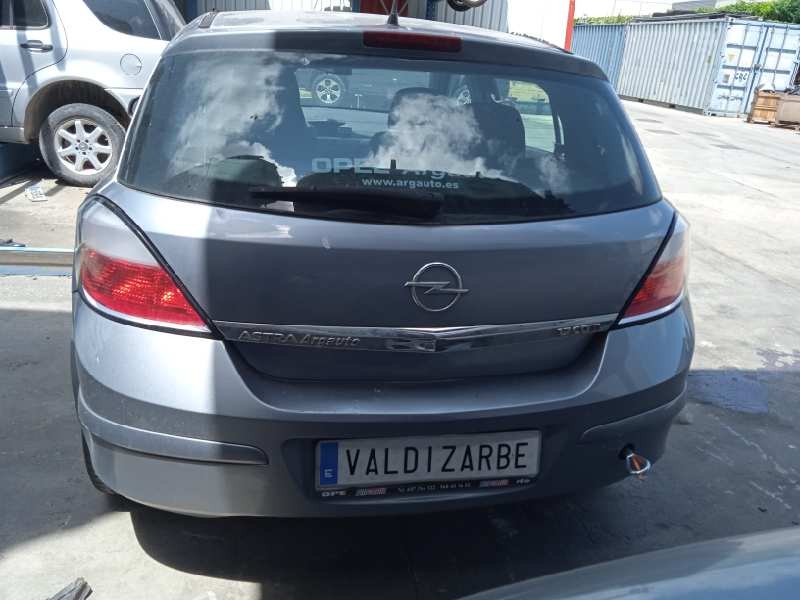 opel astra h berlina del año 2006