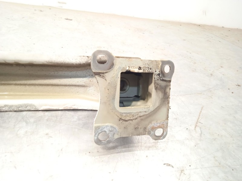 Recambio de refuerzo paragolpes trasero para skoda yeti 1.2 tsi referencia OEM IAM 5L6807305C  