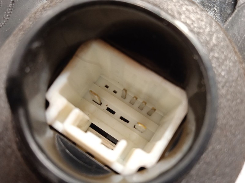 Recambio de cerradura puerta delantera izquierda para toyota verso active referencia OEM IAM 6904002210  