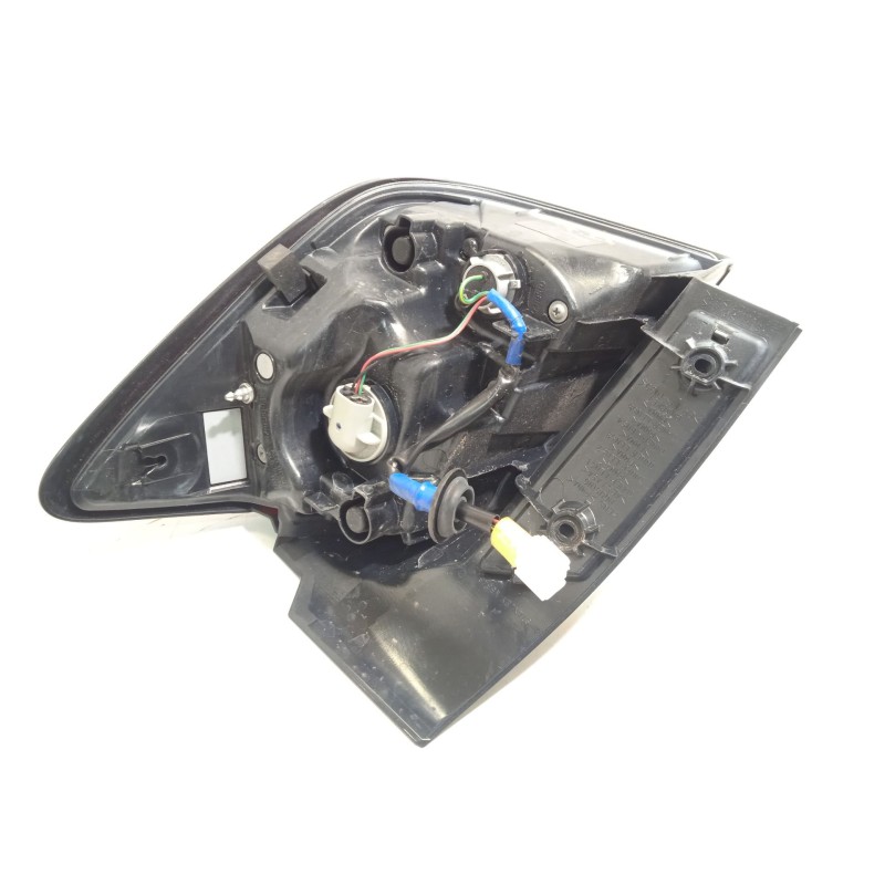 Recambio de piloto trasero izquierdo para mitsubishi asx 2.0 mivec cat referencia OEM IAM 8330B275  