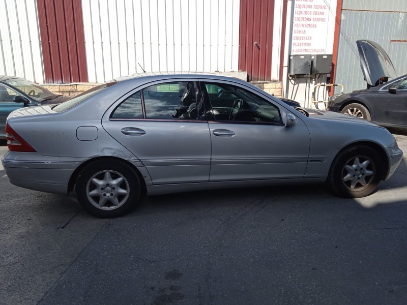 mercedes-benz clase c (w203) del año 2000