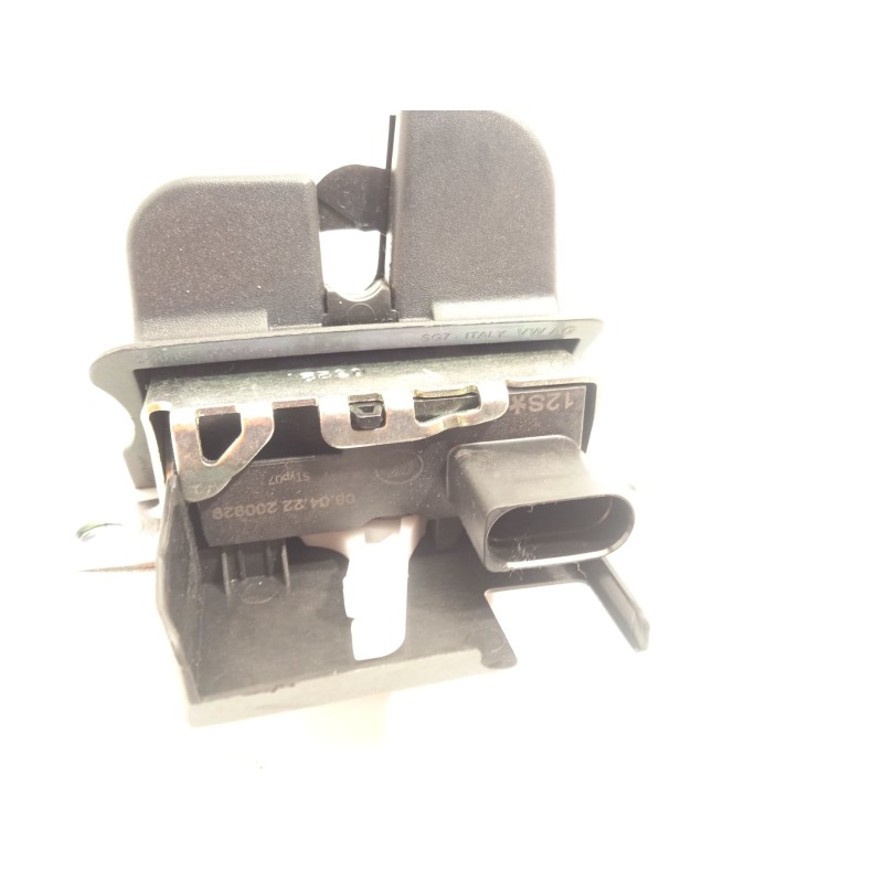 Recambio de cerradura maletero / porton para volkswagen polo 1.0 tsi referencia OEM IAM 2G6827505B  