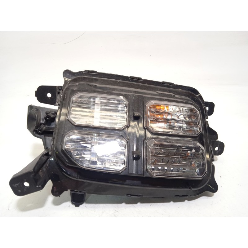 Recambio de faro antiniebla derecho para mitsubishi asx 2.0 mivec cat referencia OEM IAM 8315A084  