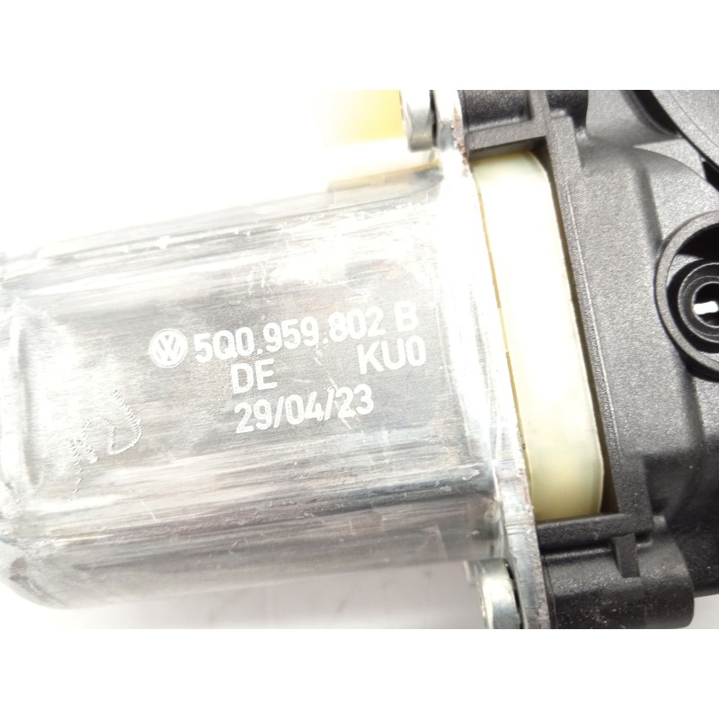 Recambio de elevalunas delantero derecho para skoda karoq (nu) 2.0 tdi referencia OEM IAM 5Q0959802B 575837462A 