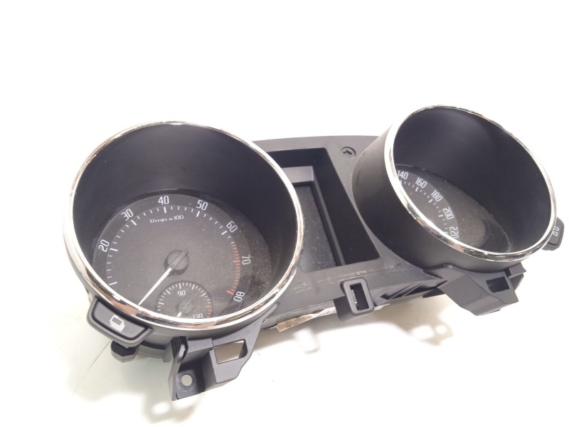 Recambio de cuadro instrumentos para skoda yeti 1.2 tsi referencia OEM IAM 5L0920840S 5L0920840S1QB 