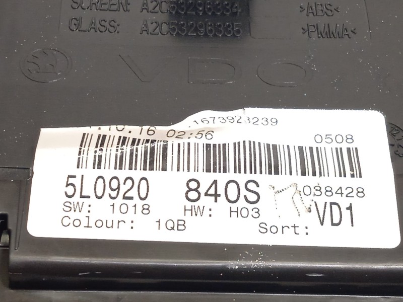 Recambio de cuadro instrumentos para skoda yeti 1.2 tsi referencia OEM IAM 5L0920840S 5L0920840S1QB 