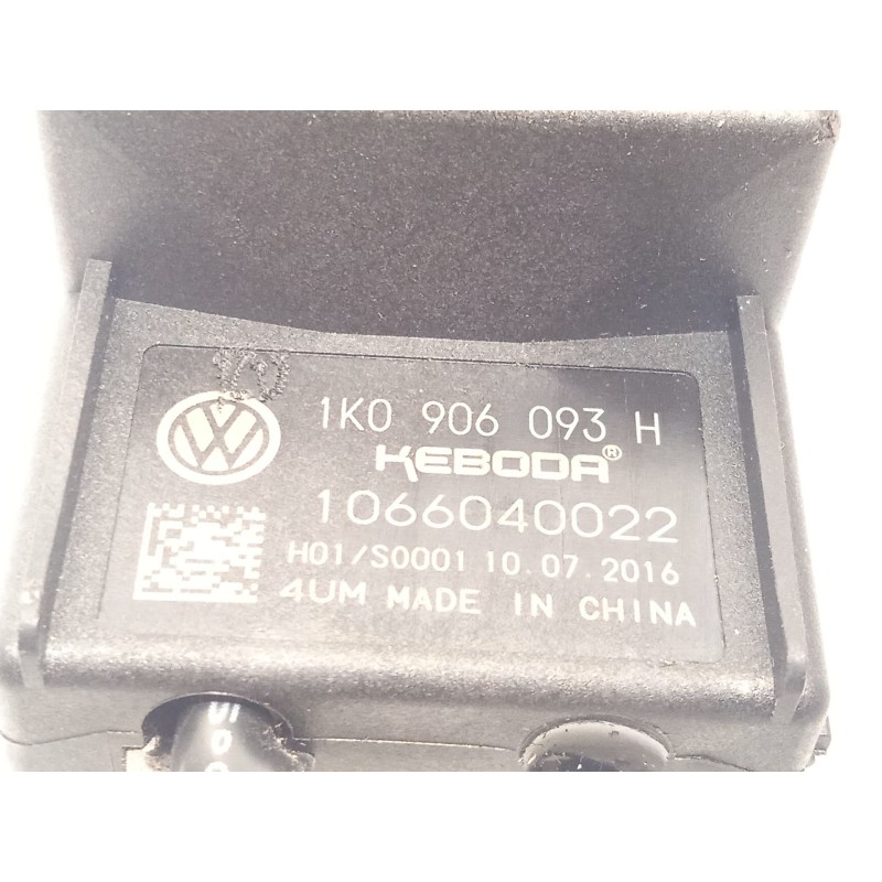 Recambio de centralita bomba combustible para skoda yeti 1.2 tsi referencia OEM IAM 1K0906093H  