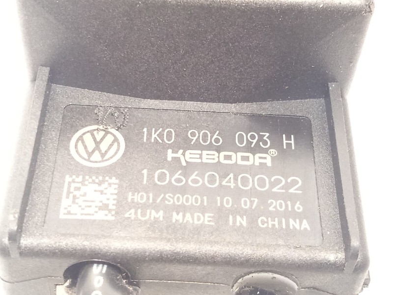 Recambio de centralita bomba combustible para skoda yeti 1.2 tsi referencia OEM IAM 1K0906093H  