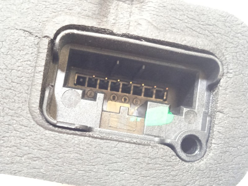 Recambio de cerradura puerta delantera izquierda para skoda yeti 1.2 tsi referencia OEM IAM 6V1837015C  