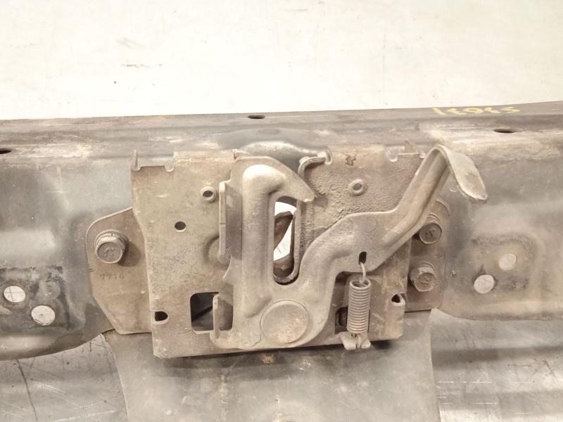 Recambio de travesaño superior para citroën c-crosser 2.2 hdi fap cat referencia OEM IAM 7106F4  