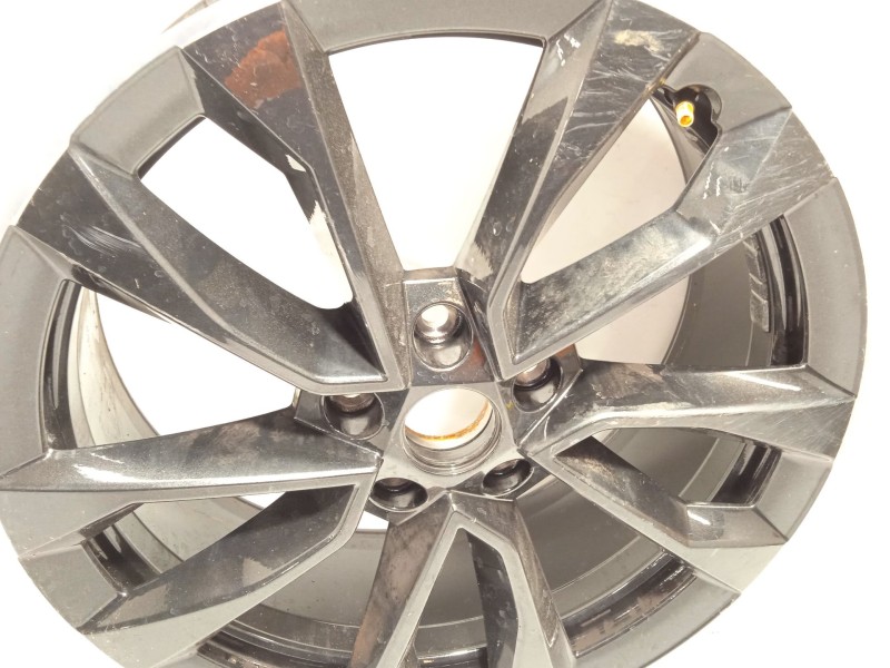 Recambio de llanta para skoda karoq (nu) 2.0 tdi referencia OEM IAM 57A601025AS  