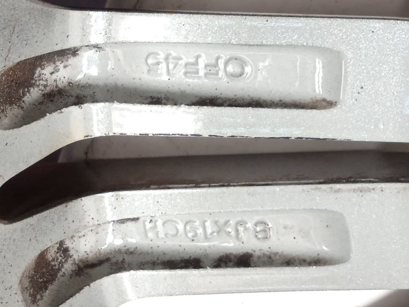 Recambio de llanta para land rover evoque 2.2 td4 cat referencia OEM IAM BJ3MAA BJ3M1007AA LR028119