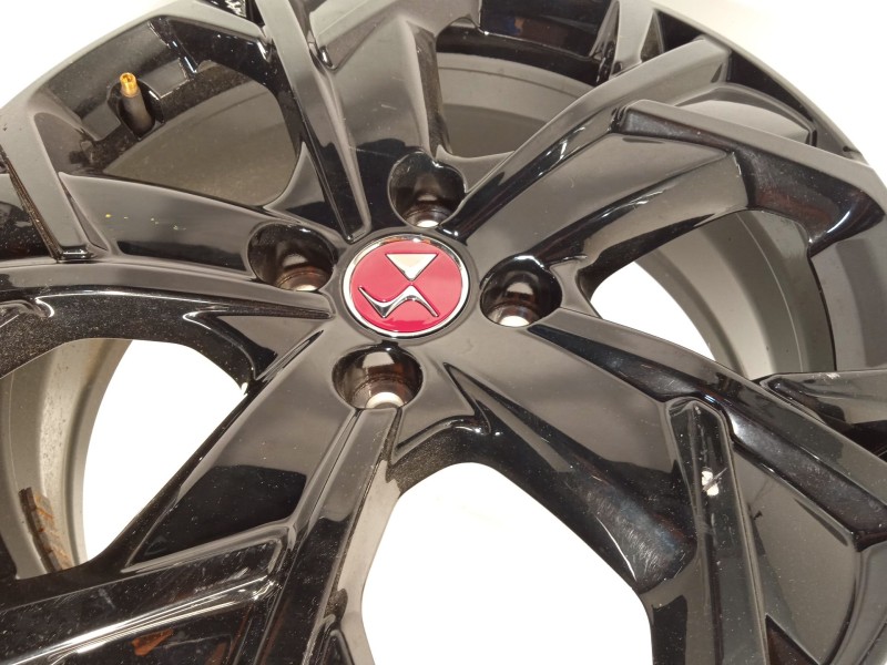 Recambio de llanta para ds 3 crossback 1.2 12v puretech referencia OEM IAM 9825287080  