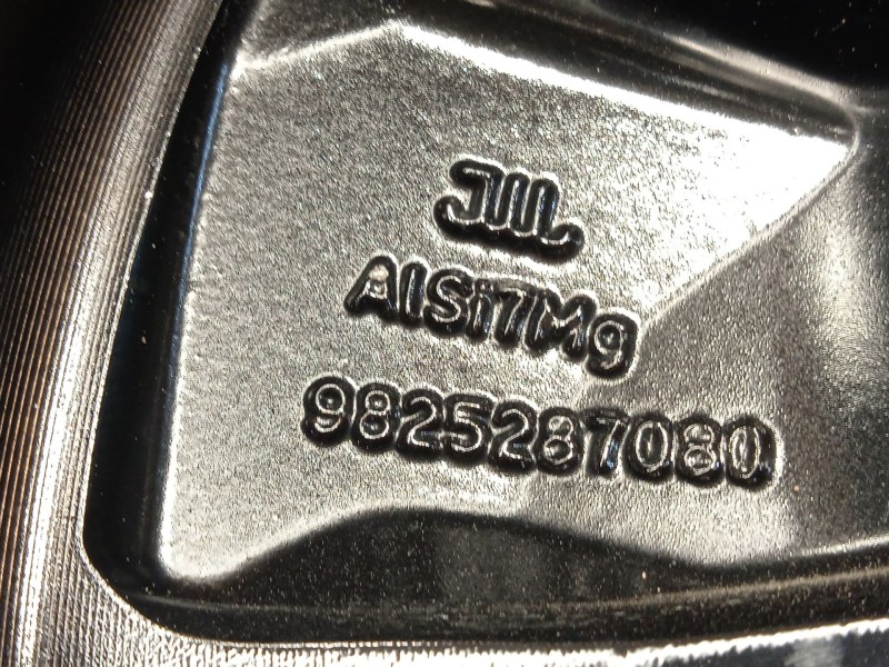 Recambio de llanta para ds 3 crossback 1.2 12v puretech referencia OEM IAM 9825287080  