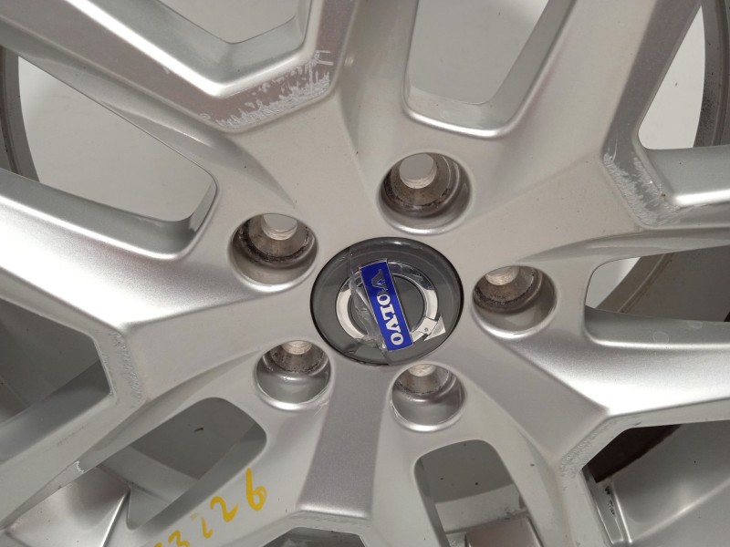 Recambio de llanta para volvo xc60 2.4 diesel cat referencia OEM IAM 31445568  