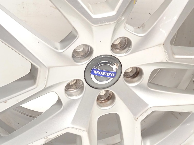 Recambio de llanta para volvo xc60 2.4 diesel cat referencia OEM IAM 31445568  
