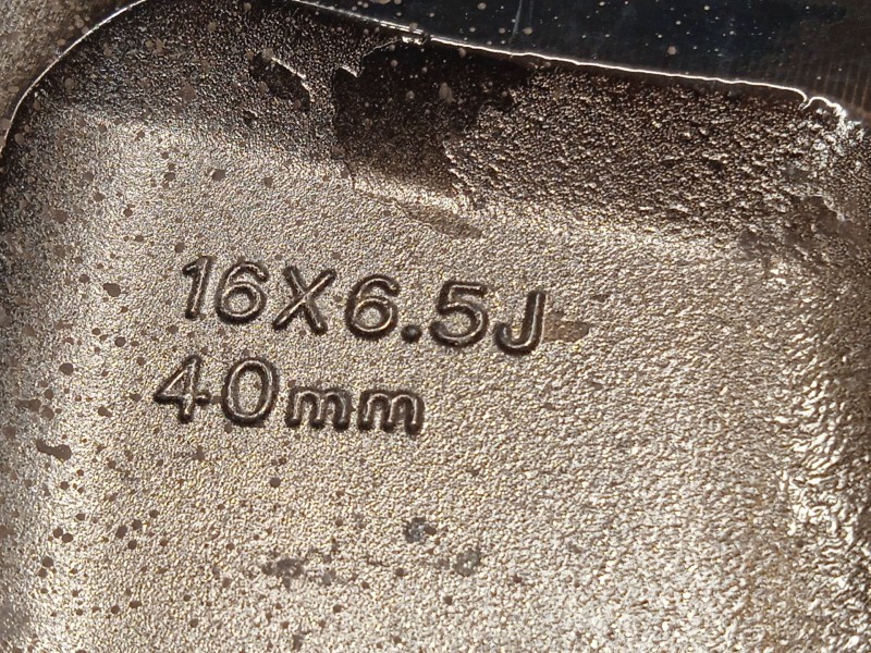 Recambio de llanta para nissan juke (f15) 1.6 cat referencia OEM IAM BV81C D0300BV81C 