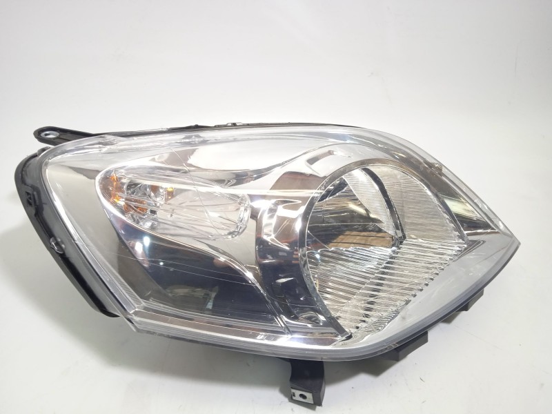Recambio de faro derecho para peugeot bipper tepee 1.3 16v hdi fap referencia OEM IAM 6205AY 1634151880 