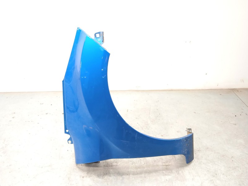 Recambio de aleta delantera derecha para ford fiesta (ccn) trend referencia OEM IAM 1777180 C1BBA16015AA 