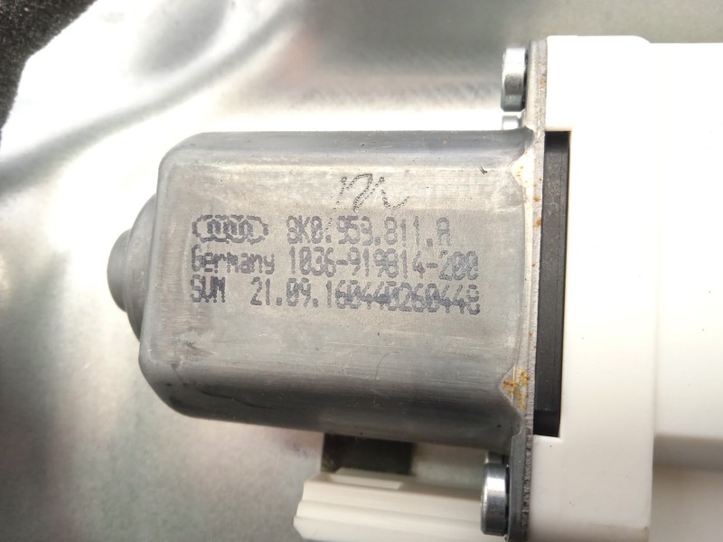 Recambio de elevalunas delantero izquierdo para skoda yeti 1.2 tsi referencia OEM IAM 5L0837401A 8K0959811A 