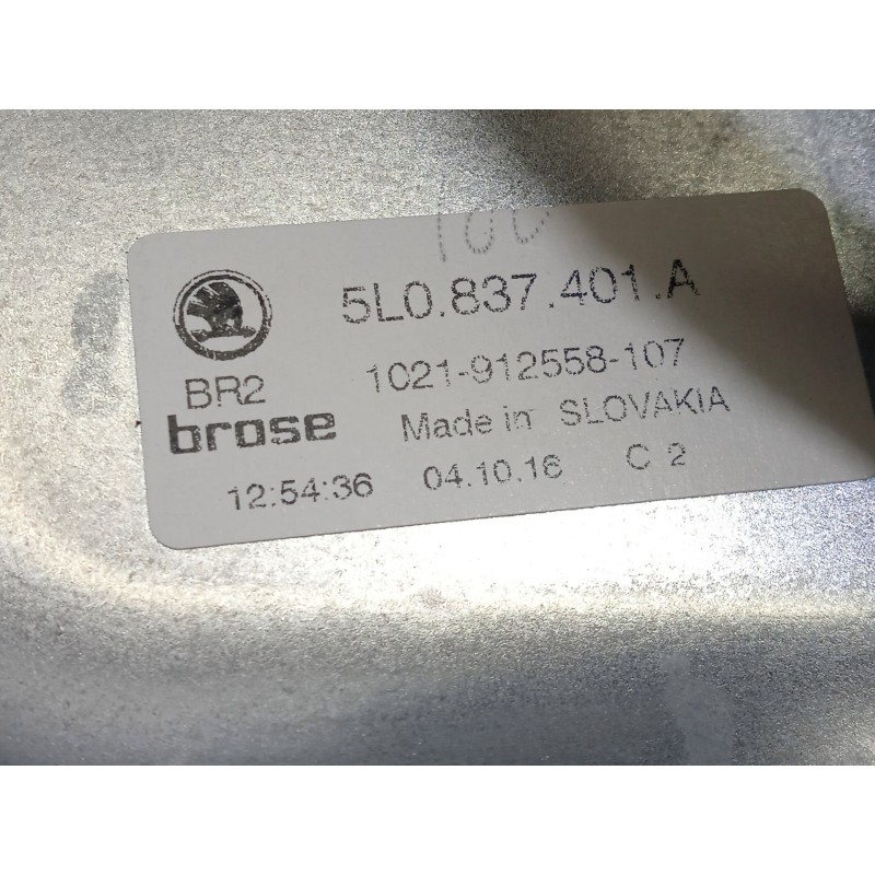 Recambio de elevalunas delantero izquierdo para skoda yeti 1.2 tsi referencia OEM IAM 5L0837401A 8K0959811A 