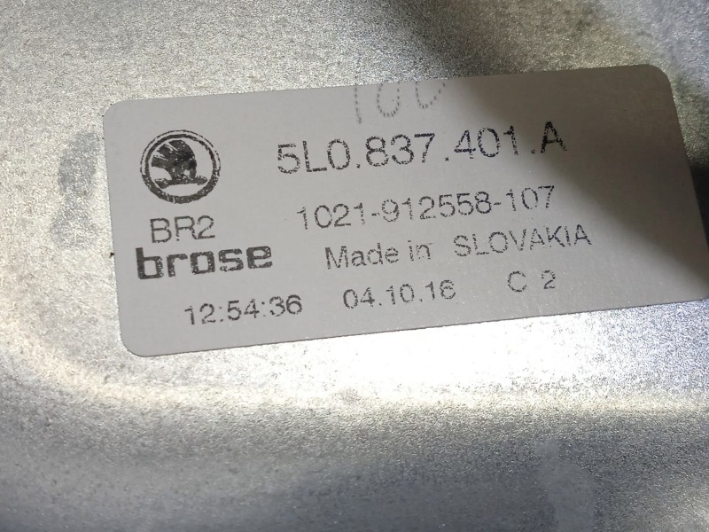 Recambio de elevalunas delantero izquierdo para skoda yeti 1.2 tsi referencia OEM IAM 5L0837401A 8K0959811A 