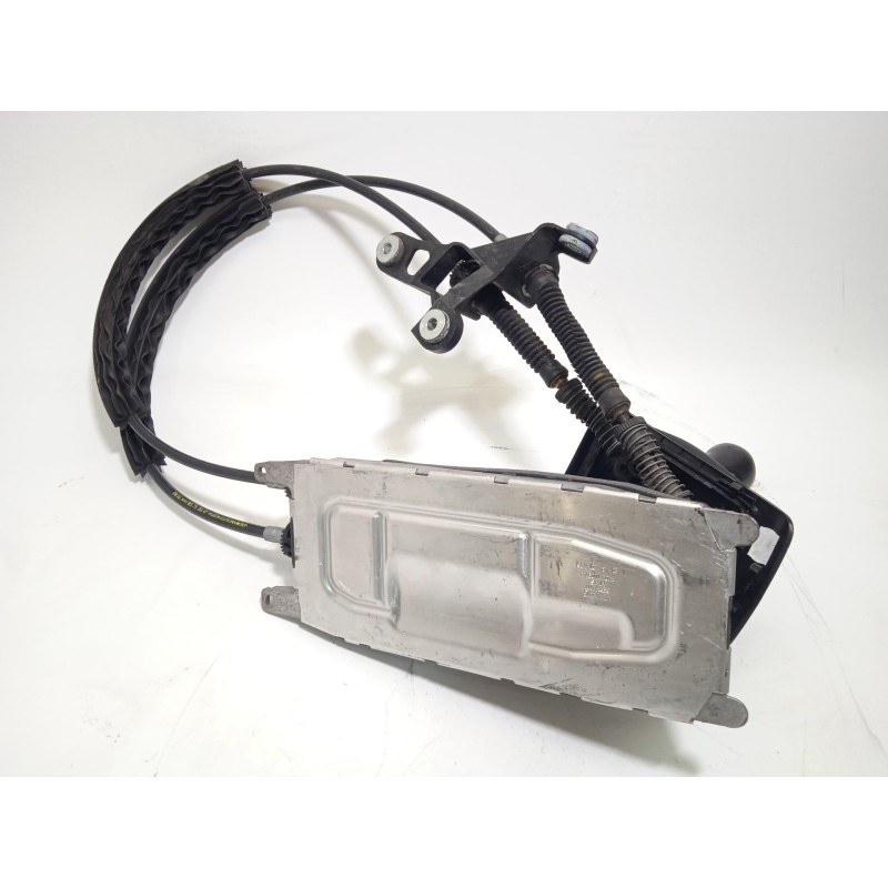 Recambio de palanca cambio para skoda yeti 1.2 tsi referencia OEM IAM 5K0711049B  