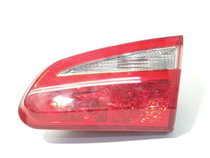 PILOTO TRASERO DERECHO INTERIOR 92404A2200 