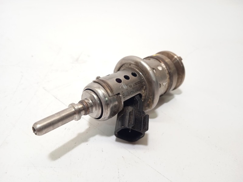 Recambio de inyector para volvo xc 40 2.0 diesel cat referencia OEM IAM 32203677  