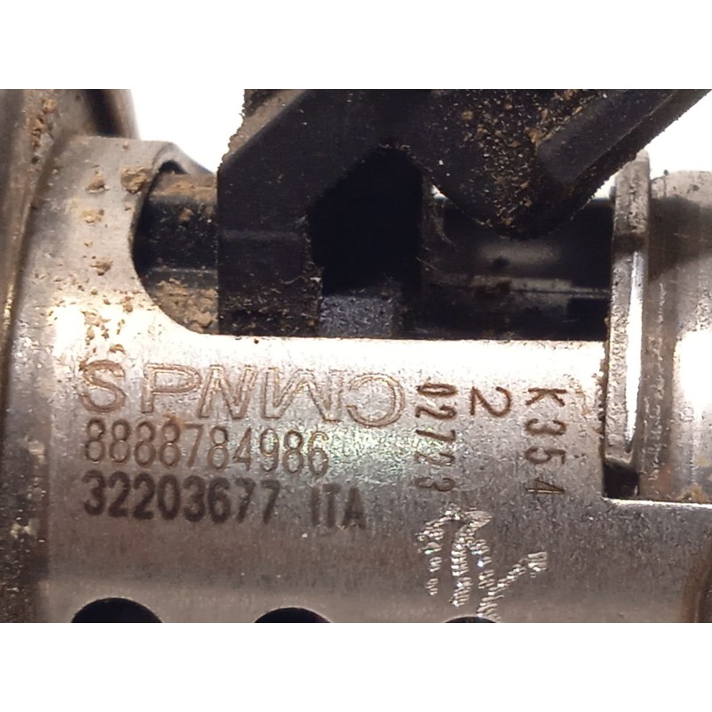 Recambio de inyector para volvo xc 40 2.0 diesel cat referencia OEM IAM 32203677  