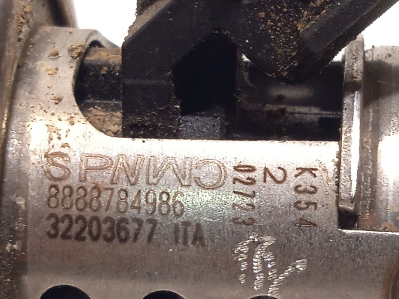 Recambio de inyector para volvo xc 40 2.0 diesel cat referencia OEM IAM 32203677  