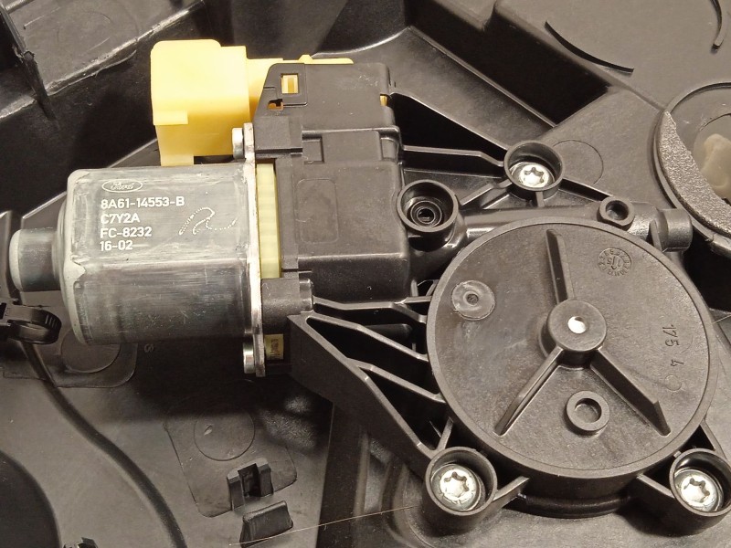Recambio de elevalunas delantero derecho para ford fiesta (ccn) trend referencia OEM IAM 8A6114553B 1837993 