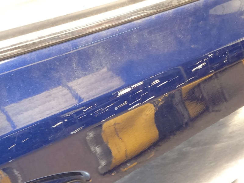 Recambio de puerta trasera derecha para toyota auris active referencia OEM IAM 6700302380  