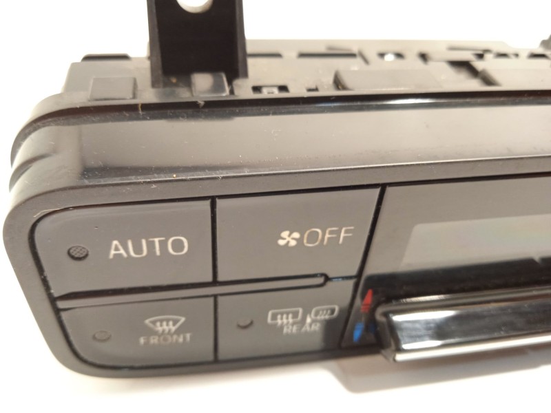 Recambio de mando climatizador para toyota auris active referencia OEM IAM 5590002C60  