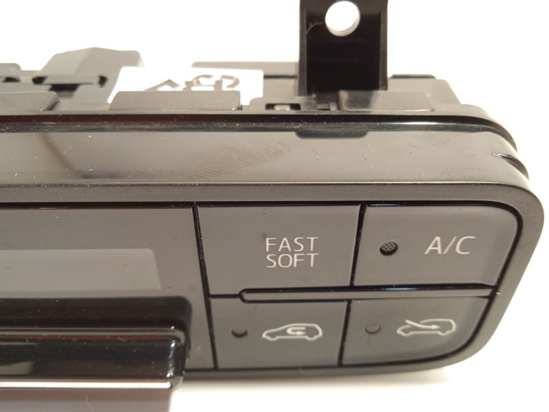Recambio de mando climatizador para toyota auris active referencia OEM IAM 5590002C60  