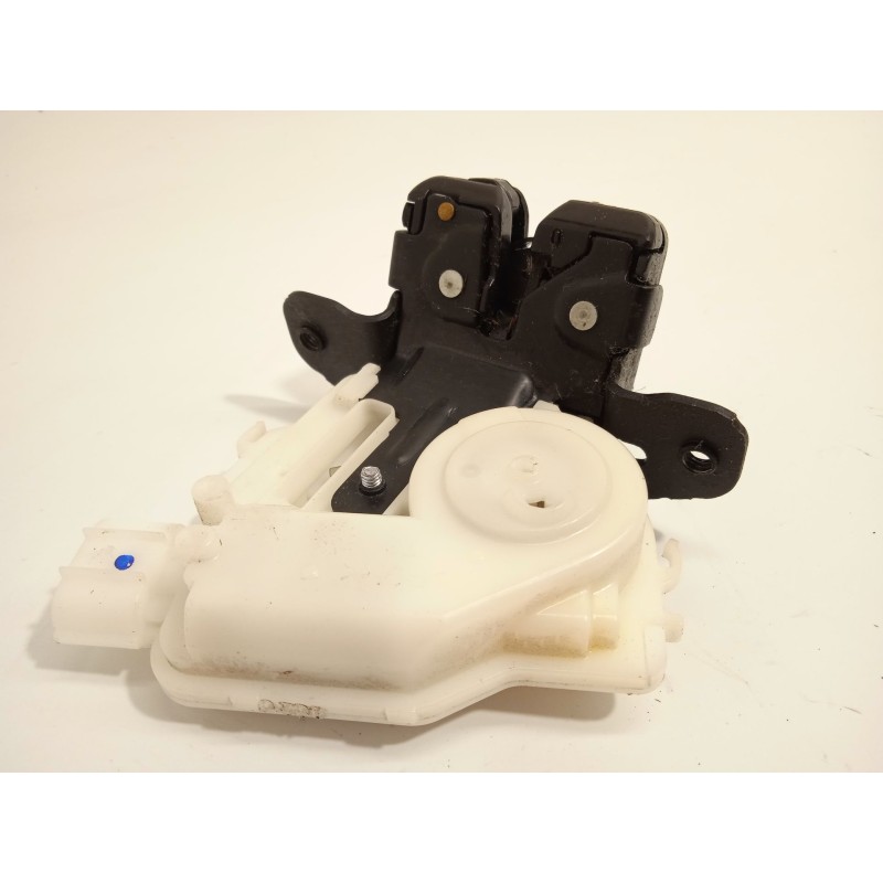 Recambio de cerradura maletero / porton para toyota auris active referencia OEM IAM 6935002090  