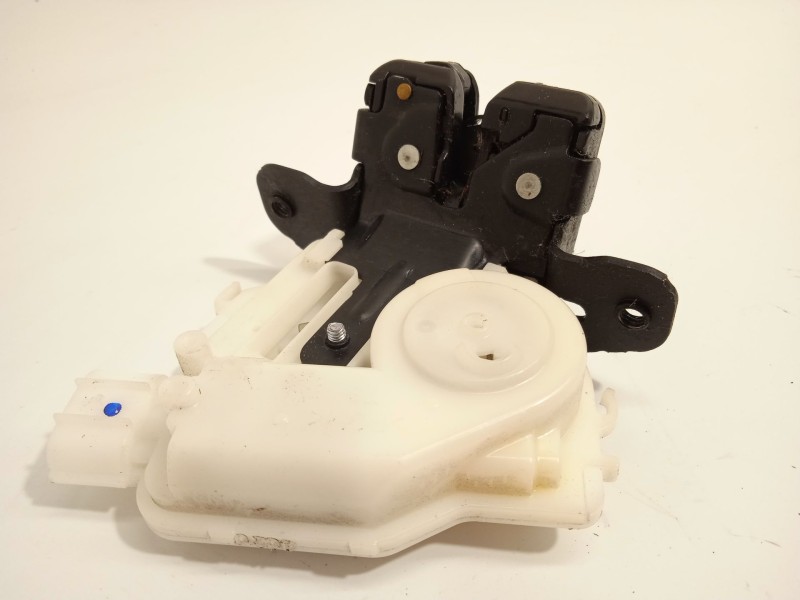 Recambio de cerradura maletero / porton para toyota auris active referencia OEM IAM 6935002090  