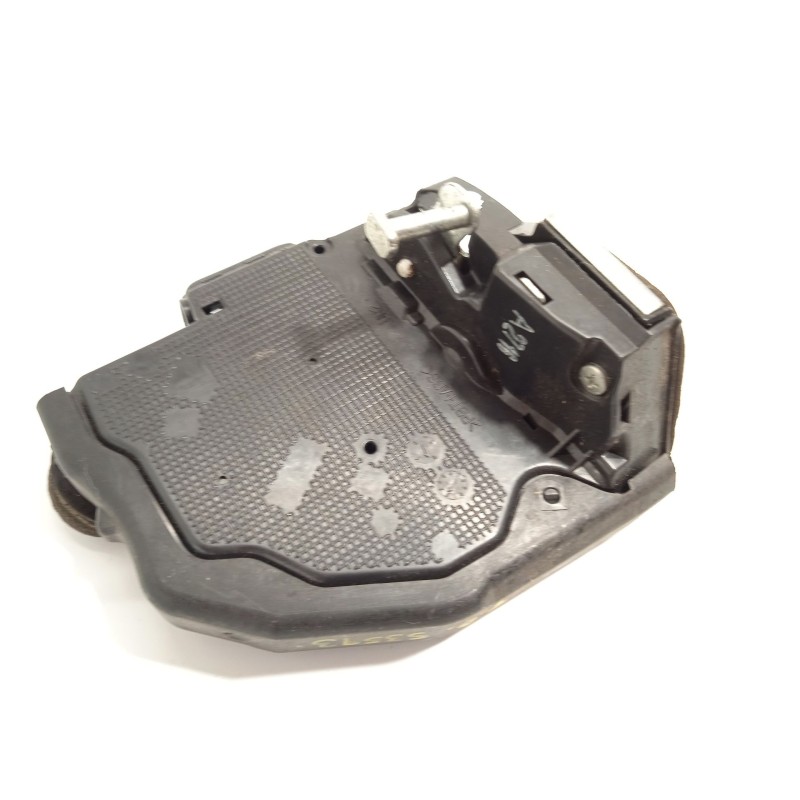 Recambio de cerradura puerta trasera derecha para toyota auris active referencia OEM IAM 6905005051  