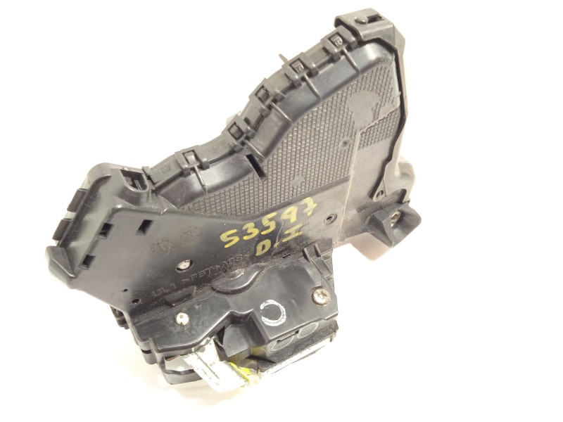 Recambio de cerradura puerta delantera izquierda para toyota auris active referencia OEM IAM 6904002211  