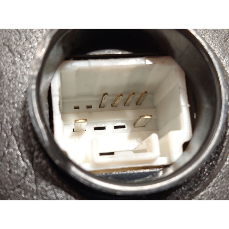 Recambio de cerradura puerta delantera izquierda para toyota auris active referencia OEM IAM 6904002211  