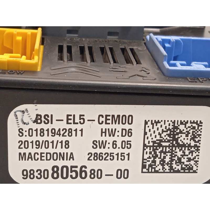 Recambio de caja reles / fusibles para peugeot 3008 gt line referencia OEM IAM 9830805680  