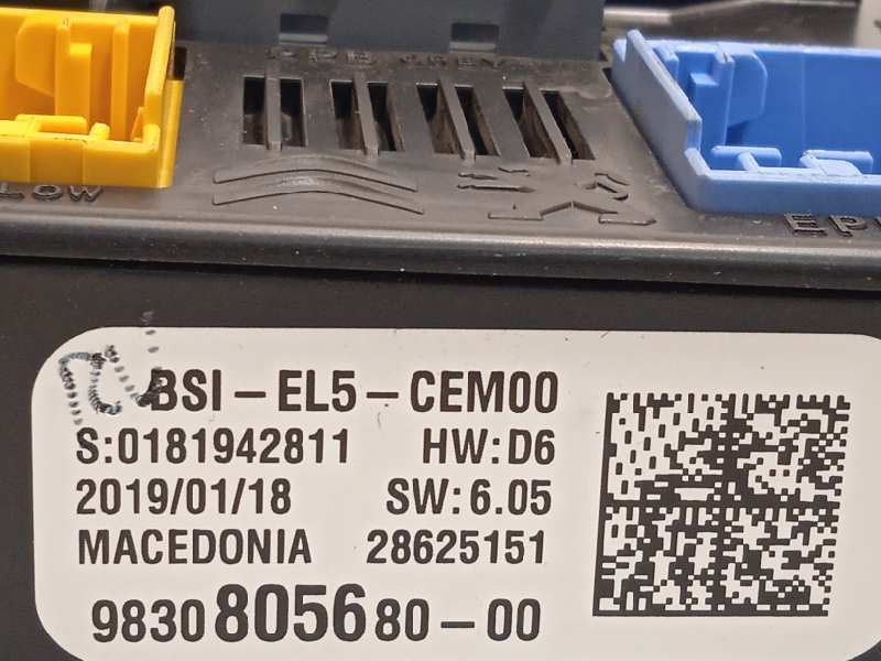 Recambio de caja reles / fusibles para peugeot 3008 gt line referencia OEM IAM 9830805680  