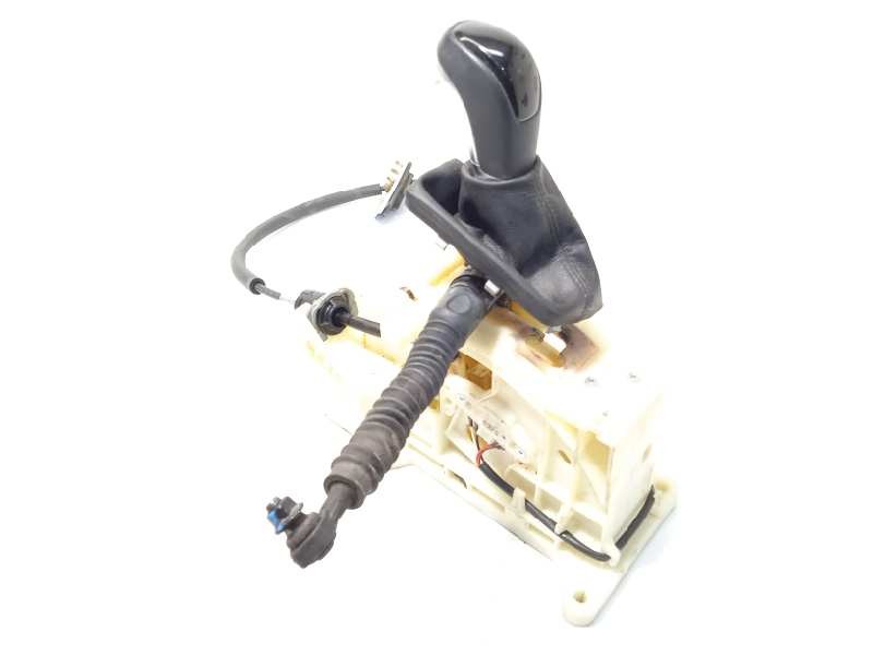 Recambio de palanca cambio para hyundai i20 active 1.4 referencia OEM IAM 46700C8100  