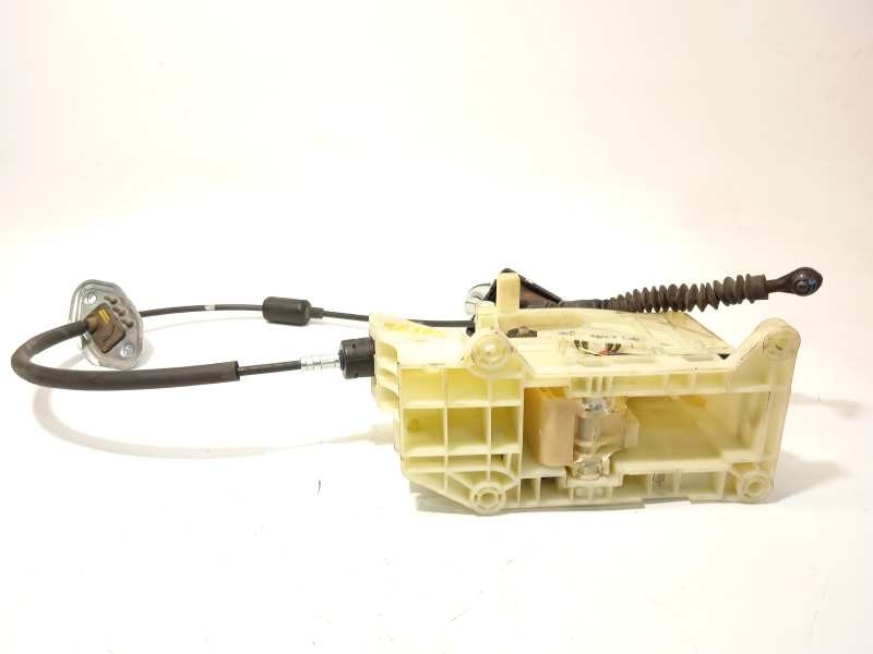 Recambio de palanca cambio para hyundai i20 active 1.4 referencia OEM IAM 46700C8100  