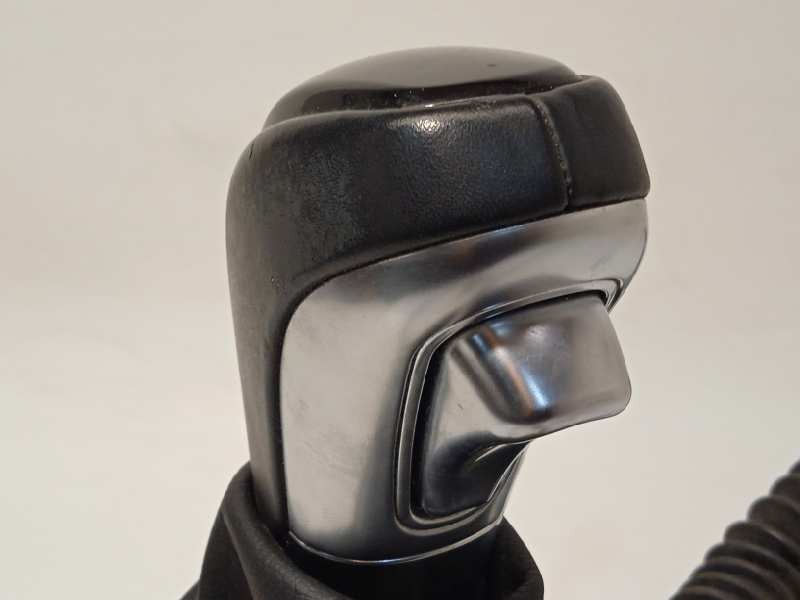 Recambio de palanca cambio para hyundai i20 active 1.4 referencia OEM IAM 46700C8100  