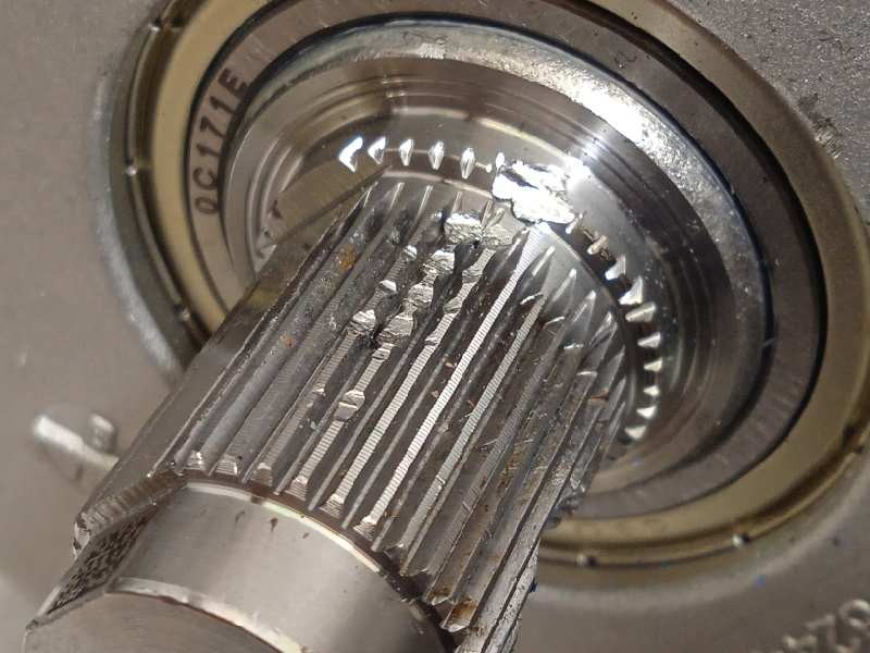 Recambio de columna direccion para ford kuga titanium referencia OEM IAM LX6C3D077A1J  2661735