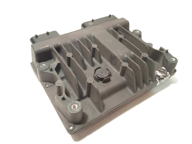 Recambio de centralita motor uce para toyota corolla (e21) referencia OEM IAM 896610ZU10  MB2763004040