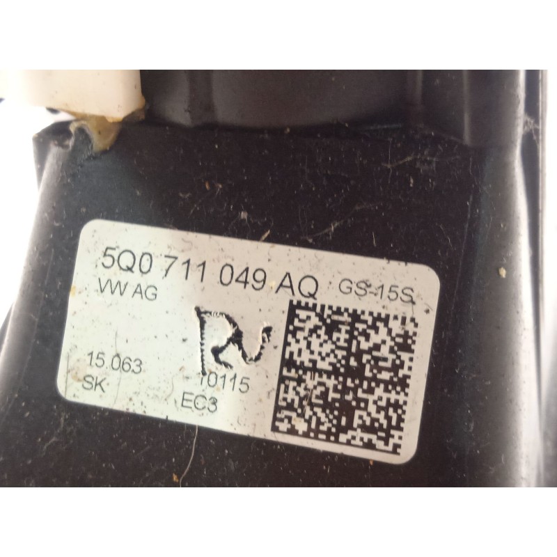 Recambio de palanca cambio para seat leon st (5f8) 2.0 tdi referencia OEM IAM 5Q0711049AQ  