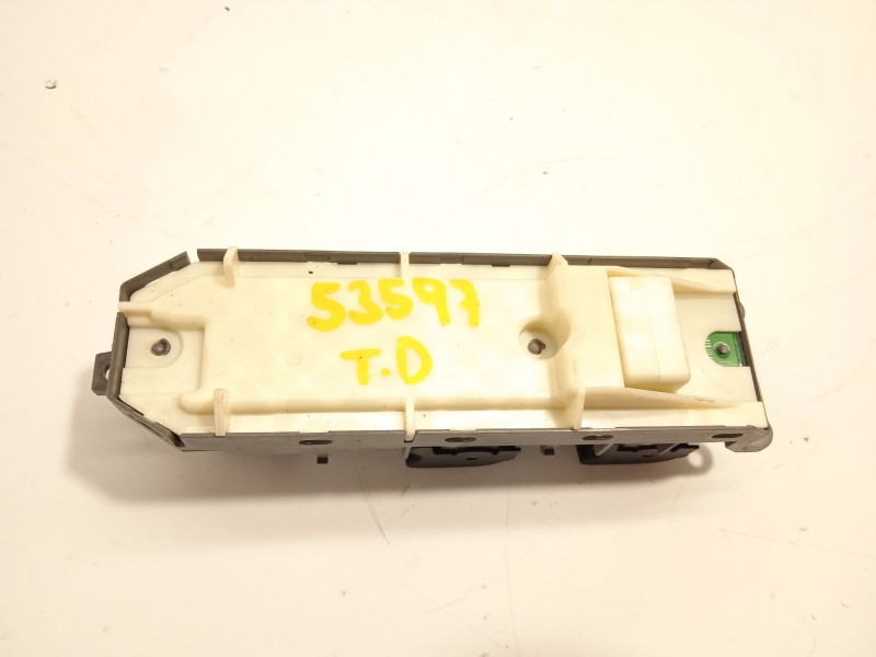 Recambio de mando elevalunas delantero izquierdo para toyota auris active referencia OEM IAM 8404002120  